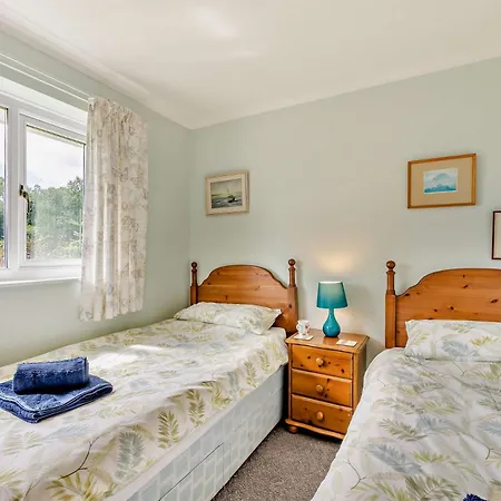 Holiday home 3 Bed In Sz047 *
